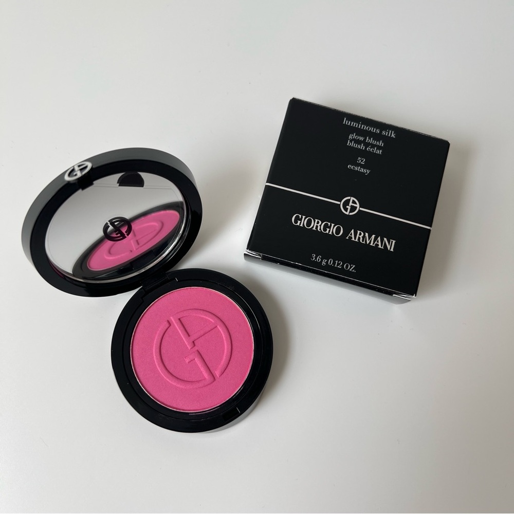 Giorgio Armani Beauty Luminous Silk Blurring Blush 52 Ecstasy Cool Baby Pink